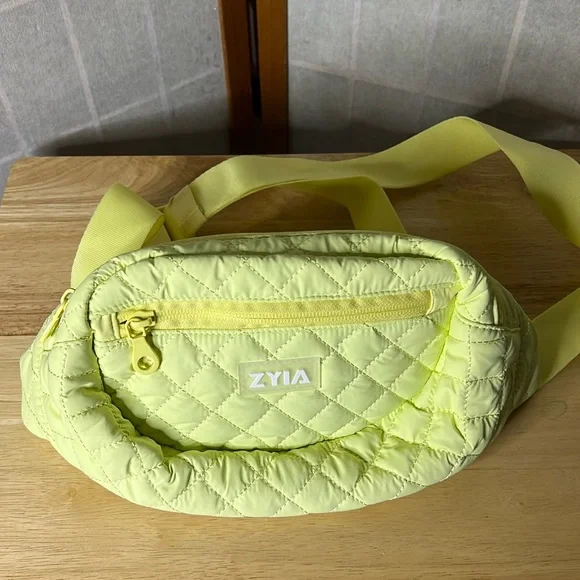 ZYIA Streeterville Yellow Quilted Crossbody Bag Fanny Pack - Picture 1 of 4